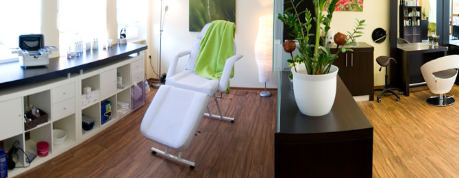 M1 Friseur Kosmetik02 Stuhl